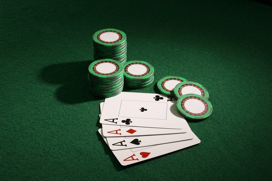 Các mẹo bạn cần biết khi chơi poker