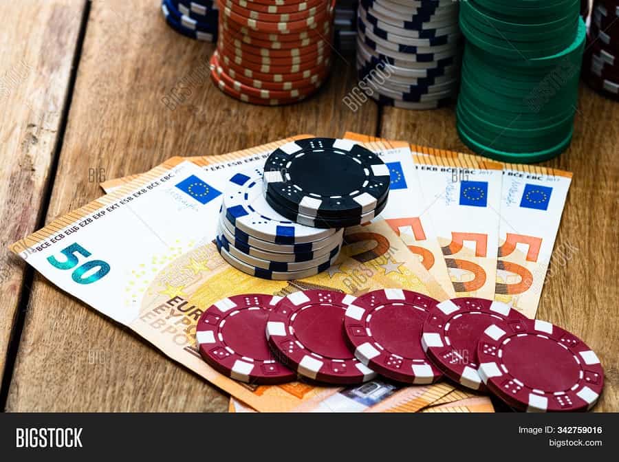 Những cách chơi Poker kinh điển để thành công