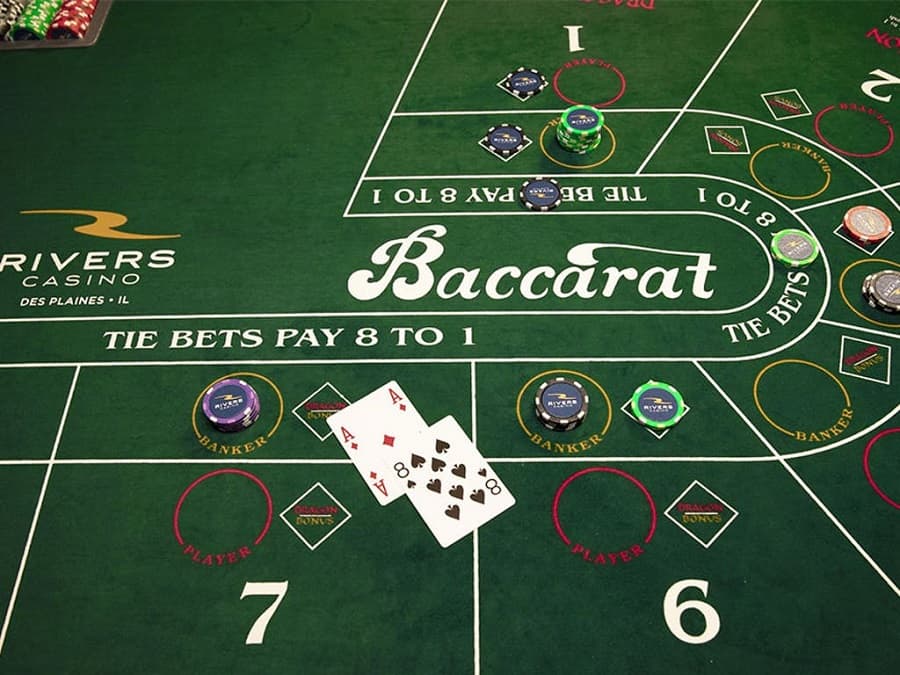 Chọn chơi gì giữa Blackjack và Baccarat?